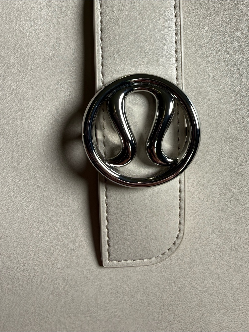 NWT Lululemon Leather Alternative Shoulder Bag 8L Cashew CSHW - Picture 7 of 8